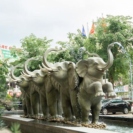 Elephants Hotel Buôn Ma Thuột Zewnętrze zdjęcie