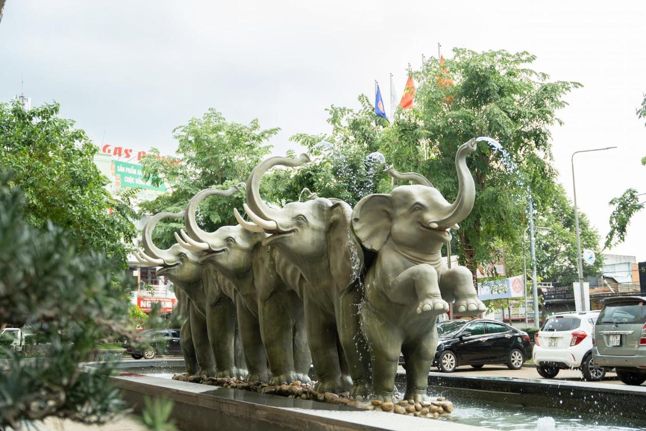 Elephants Hotel Buôn Ma Thuột Zewnętrze zdjęcie